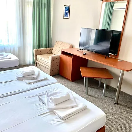 Green Park Hotel